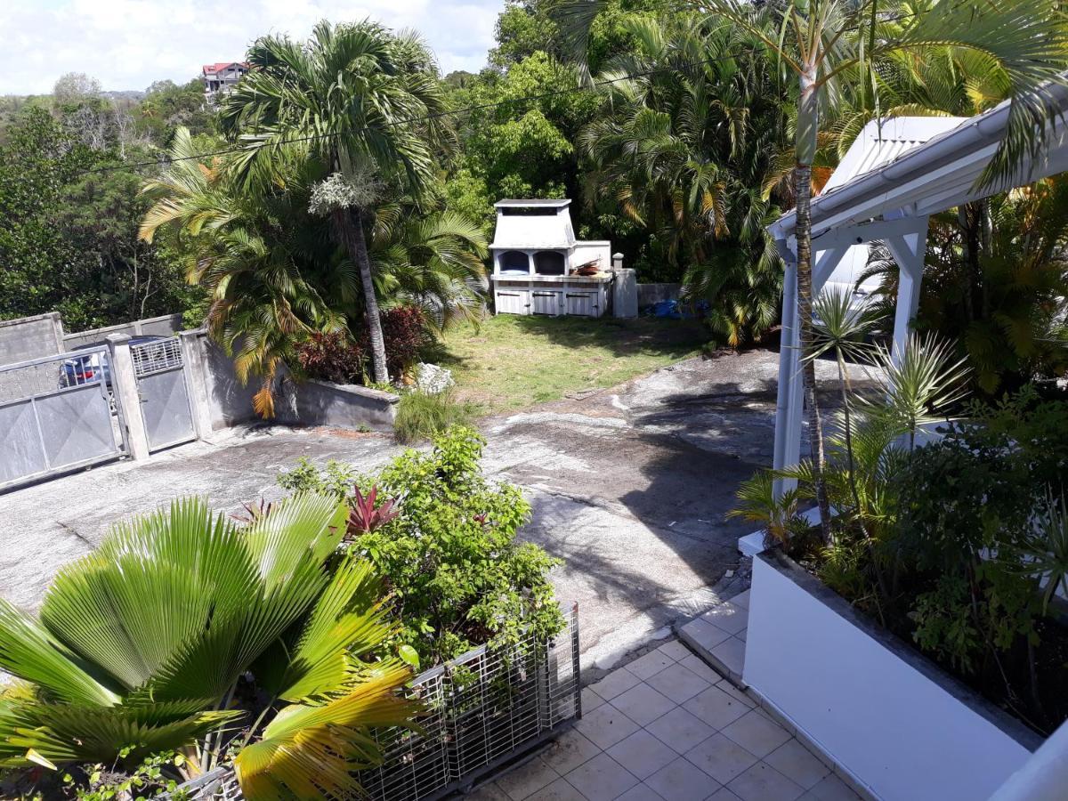 Zen'O Devilla Sainte-Anne  Luaran gambar